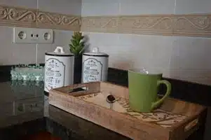 Details of the fully equipped kitchen at Piso da Empegada in Arz&uacute;a